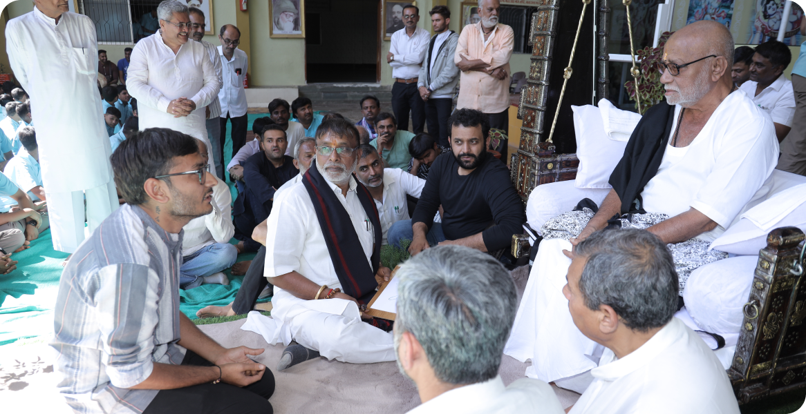 Ashish Bhalani with Pujya Morari Bapu